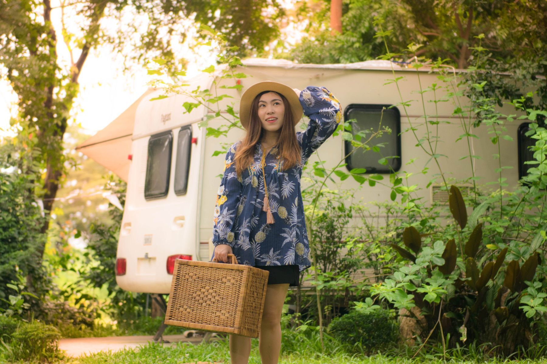 Frau Campingplatz