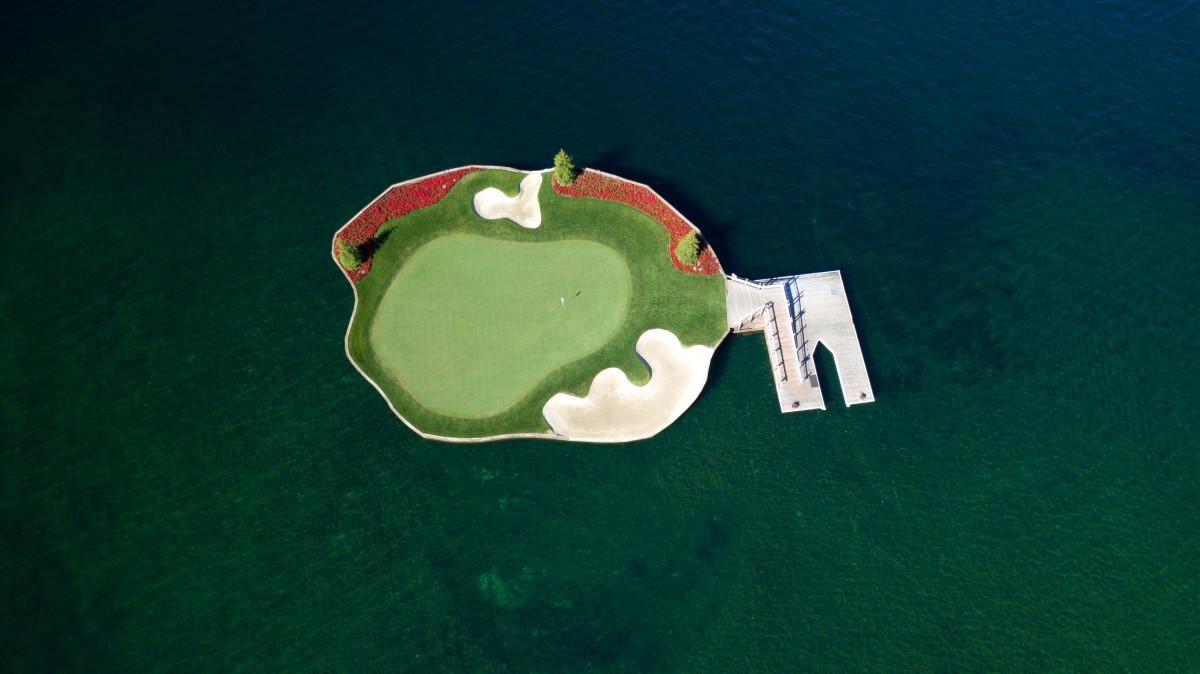 Schwimmende Golfinsel in Coeur d'Alene